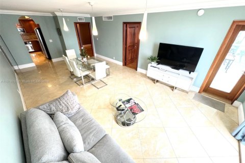 Купить кондоминиум в Холливуд, Флорида 2 спальни, 108.97м2, № 1958455 - фото 11