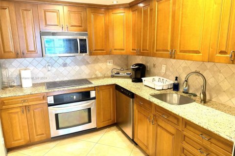 Купить кондоминиум в Холливуд, Флорида 2 спальни, 108.97м2, № 1958455 - фото 9