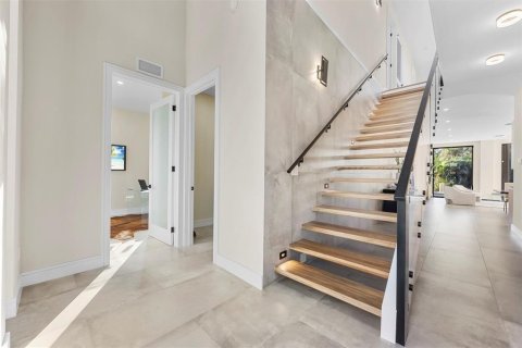 Casa en venta en Fort Lauderdale, Florida, 5 dormitorios, 301.93 m2 № 2402484 - foto 4