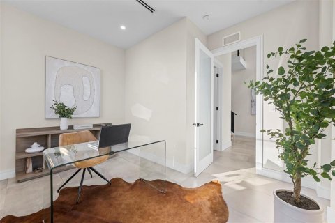 Casa en venta en Fort Lauderdale, Florida, 5 dormitorios, 301.93 m2 № 2402484 - foto 14
