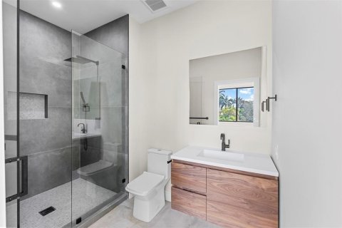 Casa en venta en Fort Lauderdale, Florida, 5 dormitorios, 301.93 m2 № 2402484 - foto 22