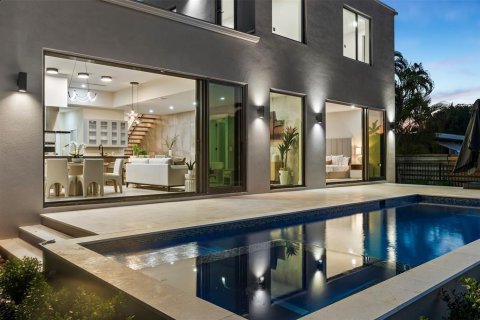 Casa en venta en Fort Lauderdale, Florida, 5 dormitorios, 301.93 m2 № 2402484 - foto 3