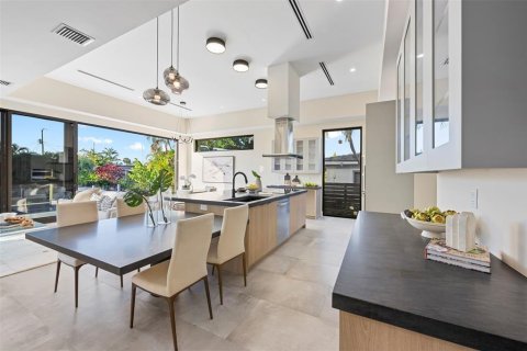 Casa en venta en Fort Lauderdale, Florida, 5 dormitorios, 301.93 m2 № 2402484 - foto 5