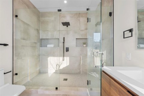 Casa en venta en Fort Lauderdale, Florida, 5 dormitorios, 301.93 m2 № 2402484 - foto 19