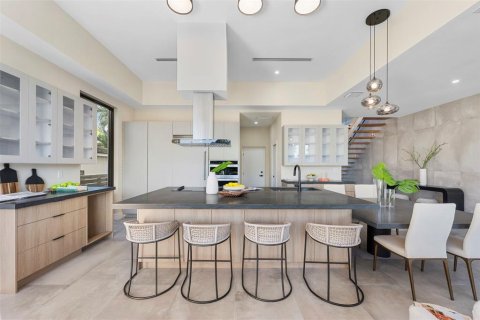 Casa en venta en Fort Lauderdale, Florida, 5 dormitorios, 301.93 m2 № 2402484 - foto 6