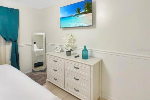 Casa en venta en Tampa, Florida, 4 dormitorios, 157 m2 № 2144880 - foto 16