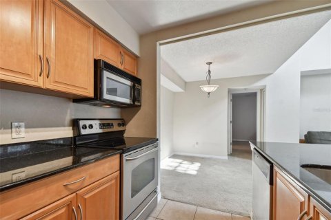 Condo in Palm Harbor, Florida, 2 bedrooms  № 1914448 - photo 16