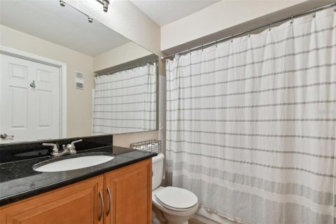 Condo in Palm Harbor, Florida, 2 bedrooms  № 1914448 - photo 8