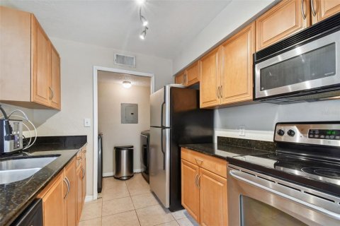 Condo in Palm Harbor, Florida, 2 bedrooms  № 1914448 - photo 3