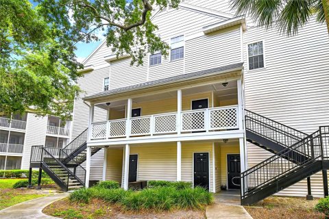 Condo in Palm Harbor, Florida, 2 bedrooms  № 1914448 - photo 1