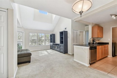 Condo in Palm Harbor, Florida, 2 bedrooms  № 1914448 - photo 11
