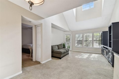 Condo in Palm Harbor, Florida, 2 bedrooms  № 1914448 - photo 12