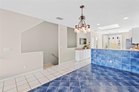 Townhouse in Saint Petersburg, Florida 3 bedrooms, 205.78 sq.m. № 2133984 - photo 20