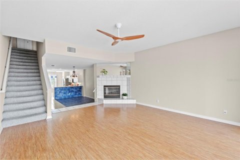 Townhouse in Saint Petersburg, Florida 3 bedrooms, 205.78 sq.m. № 2133984 - photo 27