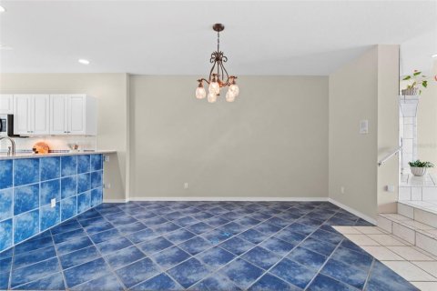 Townhouse in Saint Petersburg, Florida 3 bedrooms, 205.78 sq.m. № 2133984 - photo 19