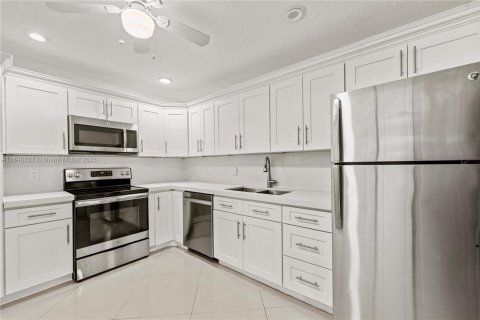 Townhouse in Boca Raton, Florida 3 bedrooms, 113.99 sq.m. № 1846259 - photo 16
