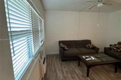 Condominio en venta en West Palm Beach, Florida, 1 dormitorio, 52.95 m2 № 2034381 - foto 3