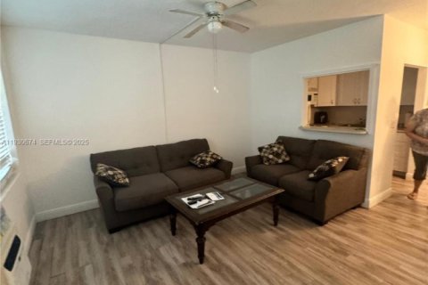 Condominio en venta en West Palm Beach, Florida, 1 dormitorio, 52.95 m2 № 2034381 - foto 2