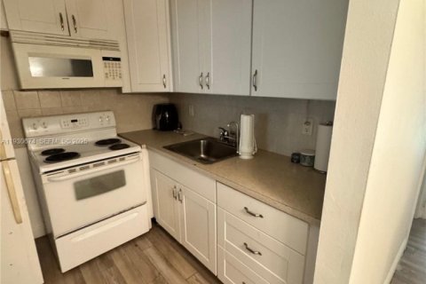 Condominio en venta en West Palm Beach, Florida, 1 dormitorio, 52.95 m2 № 2034381 - foto 12