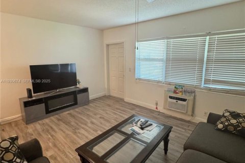 Condominio en venta en West Palm Beach, Florida, 1 dormitorio, 52.95 m2 № 2034381 - foto 13