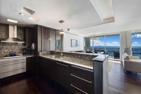 Купить кондоминиум в Майами, Флорида 3 спальни, 196.4м2, № 2034138 - фото 14