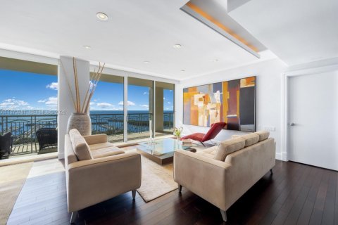 Купить кондоминиум в Майами, Флорида 3 спальни, 196.4м2, № 2034138 - фото 2