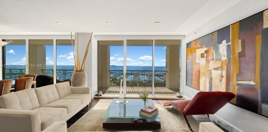 Кондоминиум с 3 спальнями в Майами, Флорида № 2034138