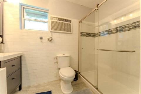 House in Orlando, Florida 3 bedrooms, 239.69 sq.m. № 1828402 - photo 19