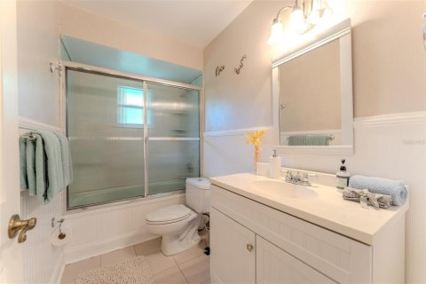 House in Orlando, Florida 3 bedrooms, 239.69 sq.m. № 1828402 - photo 18