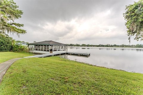 House in Orlando, Florida 3 bedrooms, 239.69 sq.m. № 1828402 - photo 28