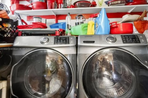 Купить виллу или дом в Майами, Флорида 2 спальни, 108.32м2, № 1990975 - фото 11