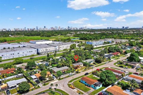 Купить виллу или дом в Майами, Флорида 2 спальни, 108.32м2, № 1990975 - фото 23