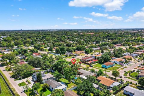 Купить виллу или дом в Майами, Флорида 2 спальни, 108.32м2, № 1990975 - фото 24