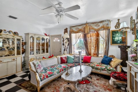 Купить виллу или дом в Майами, Флорида 2 спальни, 108.32м2, № 1990975 - фото 7