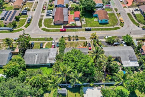 Купить виллу или дом в Майами, Флорида 2 спальни, 108.32м2, № 1990975 - фото 27