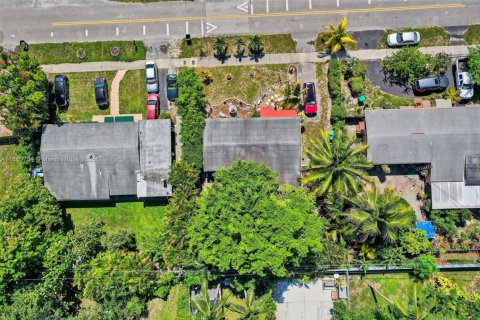 Купить виллу или дом в Майами, Флорида 2 спальни, 108.32м2, № 1990975 - фото 30