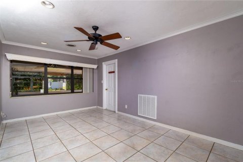 House in Saint Petersburg, Florida 2 bedrooms, 100.89 sq.m. № 1618180 - photo 26