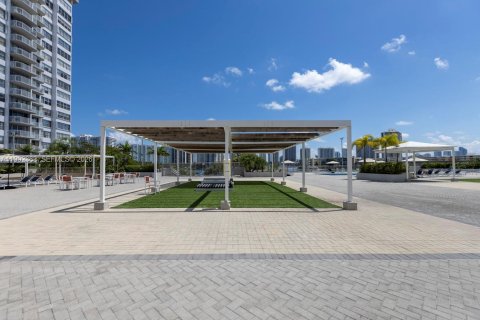 Condominio en venta en Aventura, Florida, 1 dormitorio, 93.37 m2 № 2056862 - foto 18