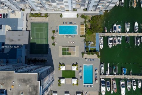 Condominio en venta en Aventura, Florida, 1 dormitorio, 93.37 m2 № 2056862 - foto 19