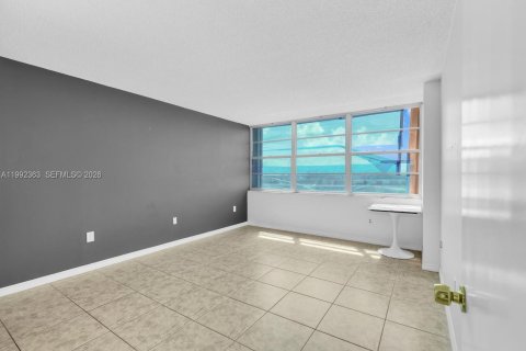 Condominio en venta en Aventura, Florida, 1 dormitorio, 93.37 m2 № 2056862 - foto 7