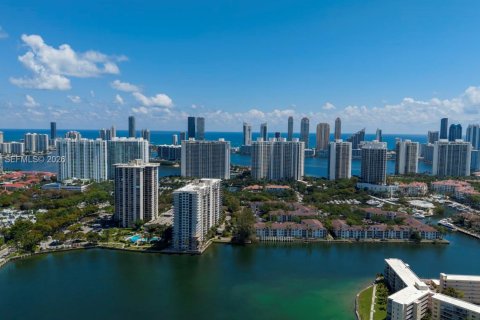 Condominio en venta en Aventura, Florida, 1 dormitorio, 93.37 m2 № 2056862 - foto 24