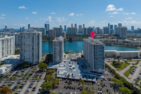 Condominio en venta en Aventura, Florida, 1 dormitorio, 93.37 m2 № 2056862 - foto 23