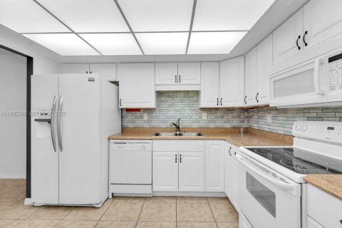 Condominio en venta en Aventura, Florida, 1 dormitorio, 93.37 m2 № 2056862 - foto 3