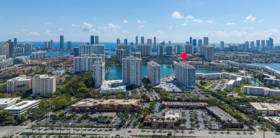 Condominio en Aventura, Florida, 1 dormitorio  № 2056862