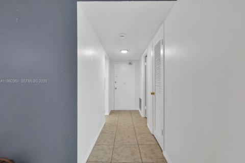 Condominio en venta en Aventura, Florida, 1 dormitorio, 93.37 m2 № 2056862 - foto 8