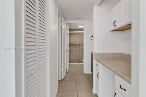 Condominio en venta en Aventura, Florida, 1 dormitorio, 93.37 m2 № 2056862 - foto 11