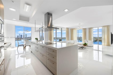 Copropriété à vendre à North Miami Beach, Floride: 3 chambres, 221.66 m2 № 1992428 - photo 8