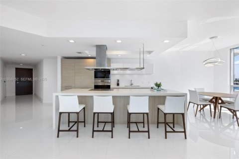 Copropriété à vendre à North Miami Beach, Floride: 3 chambres, 221.66 m2 № 1992428 - photo 15