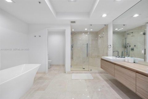 Copropriété à vendre à North Miami Beach, Floride: 3 chambres, 221.66 m2 № 1992428 - photo 23