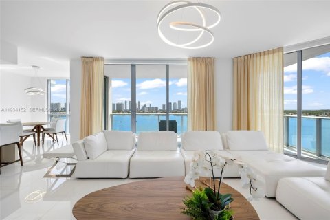 Copropriété à vendre à North Miami Beach, Floride: 3 chambres, 221.66 m2 № 1992428 - photo 20